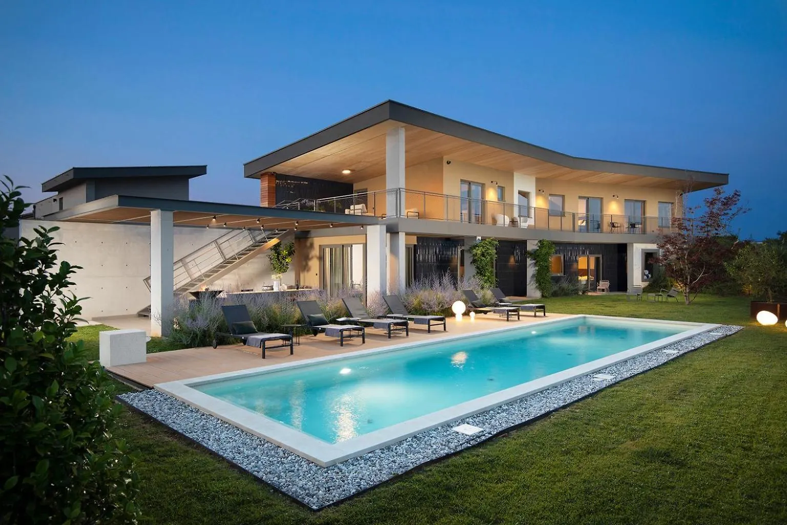Luxury Villa Puerto De Paz For 8 People Near Fazana With 60 M2 Private Heated Pool, Sauna, Mini Golf & Sea View Vodnjan